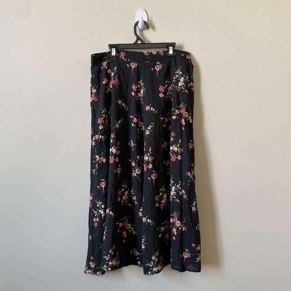 ZARA Floral Midi Skirt - Picture 2 of 3